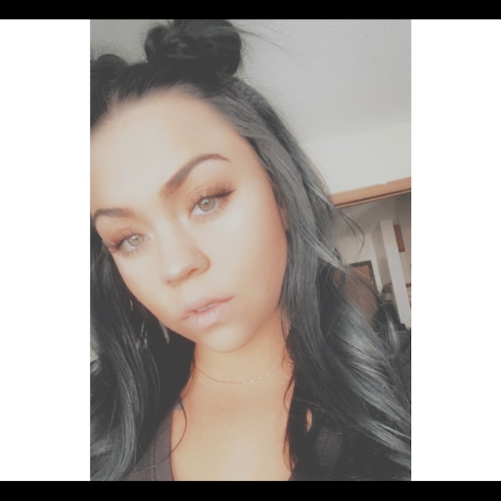 Meet your Posher, Anissa